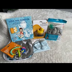 Baby bundle Gift (boy/neutral)